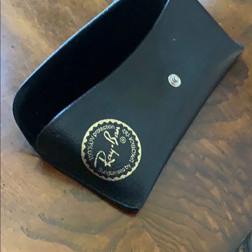 Ray-Ban case - Picture 3 of 5
